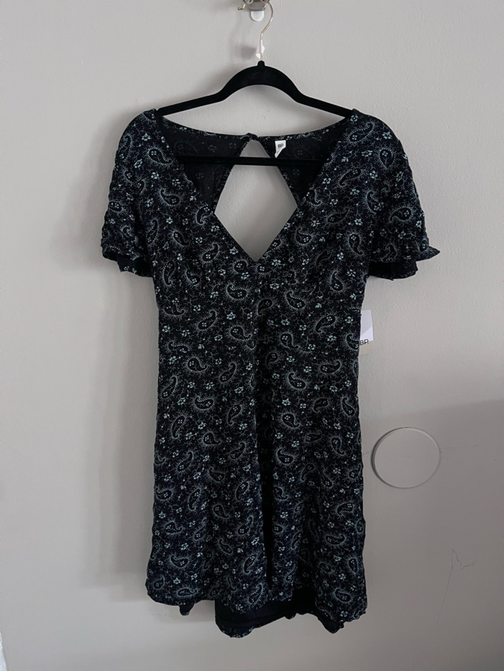 BP Black Paisley print Short Sleeve V-Neck Dress open back size xl